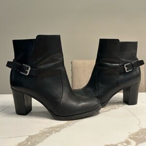 Lauren Ralph Lauren Leather Cabrey Black Ankle Bootie. Size 7.5